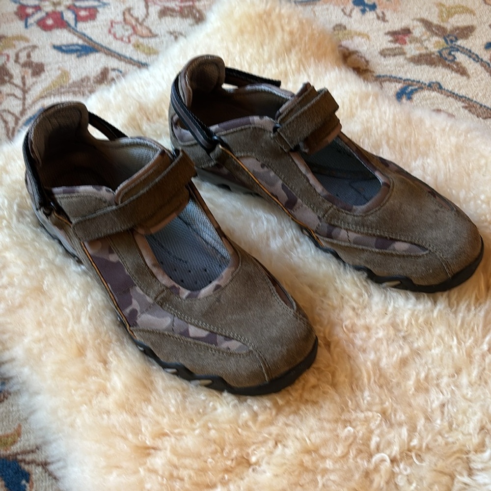 Mephisto Allrounder size 10 (EUR 7.5) Mary Jane sneakers.